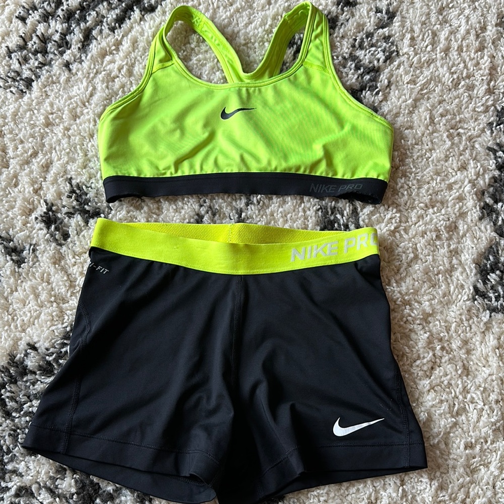 Nike Pro spandex/sports bra bundle